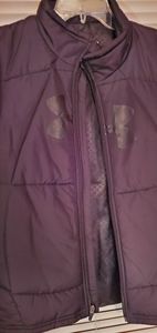 Black Youth Large Under Armour Vest